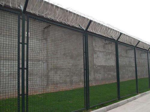 監(jiān)獄鋼網墻圖片1