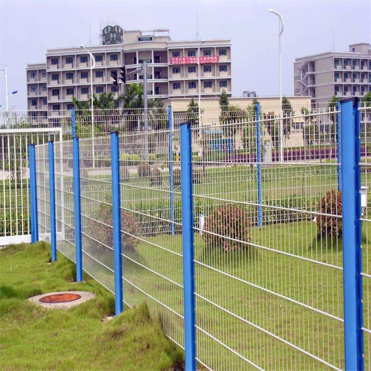 綠色鐵絲網圍欄圖片2