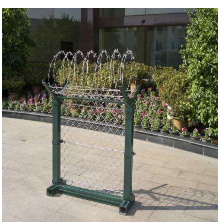 鋁包鋼圍界隔離網圖片4