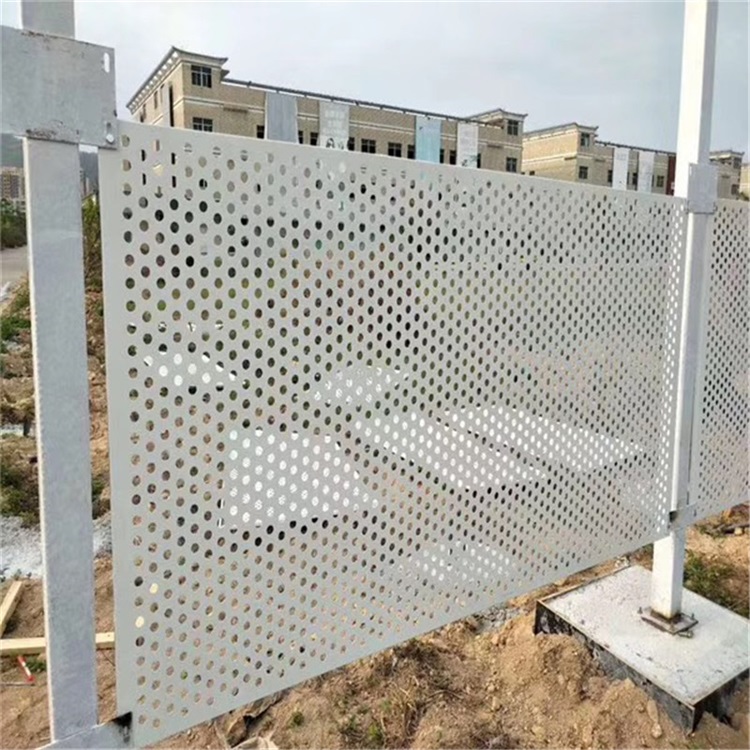 上海沖孔板護(hù)欄圍擋圖片1