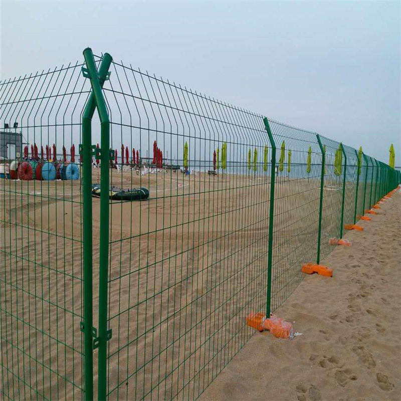 山坡護(hù)欄網(wǎng)圖片2