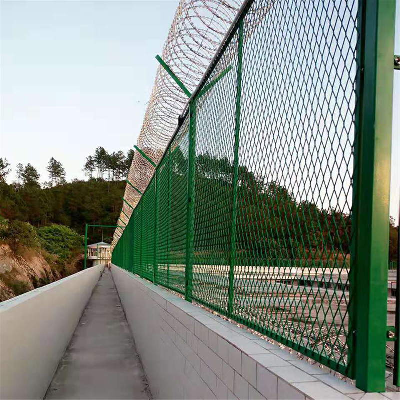 上海刀刺焊接隔離網圖片2