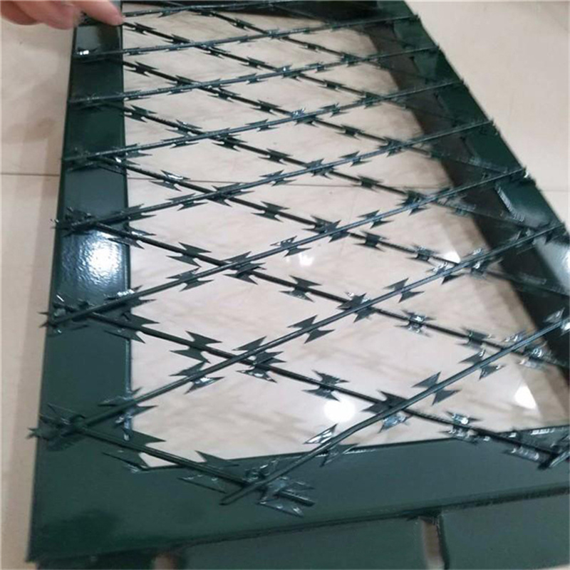 上海刀刺焊接隔離網圖片4