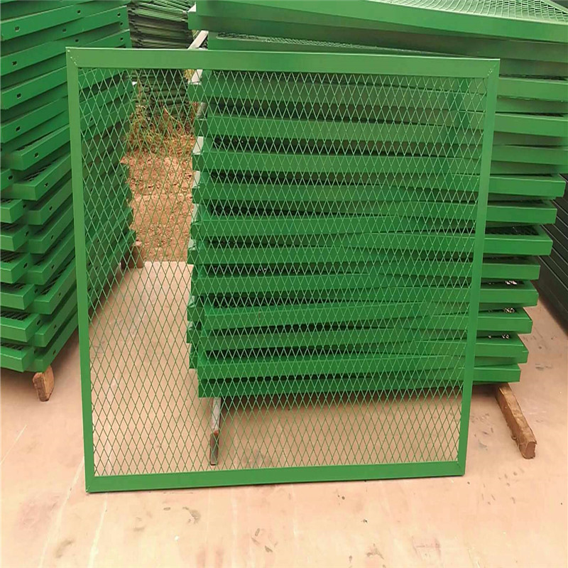 上海鋼板網(wǎng)護(hù)欄圖片3