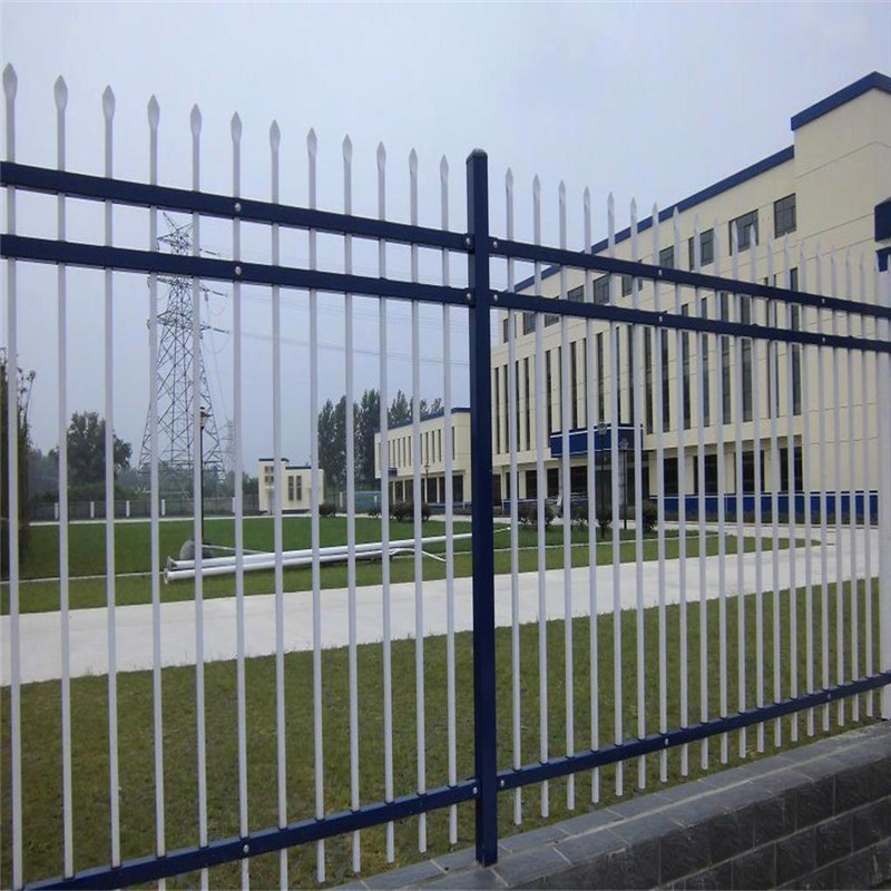 平頭鋅鋼護欄圖片3