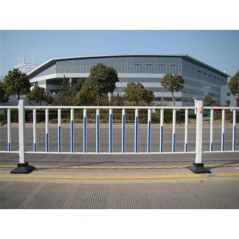 交通鍍鋅噴鋼護欄圖片3