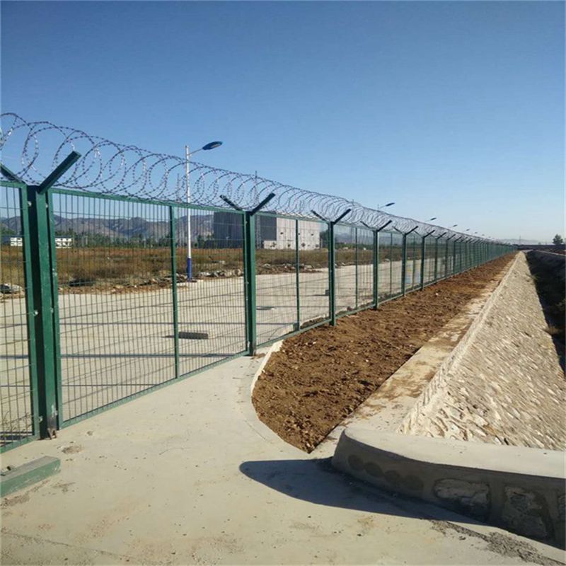 監(jiān)獄菱形刀刺網(wǎng)鋼網(wǎng)墻圖片2