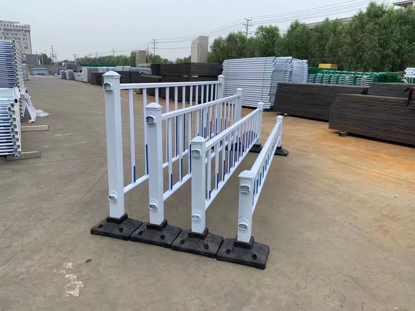 市政道路護(hù)欄圖片2