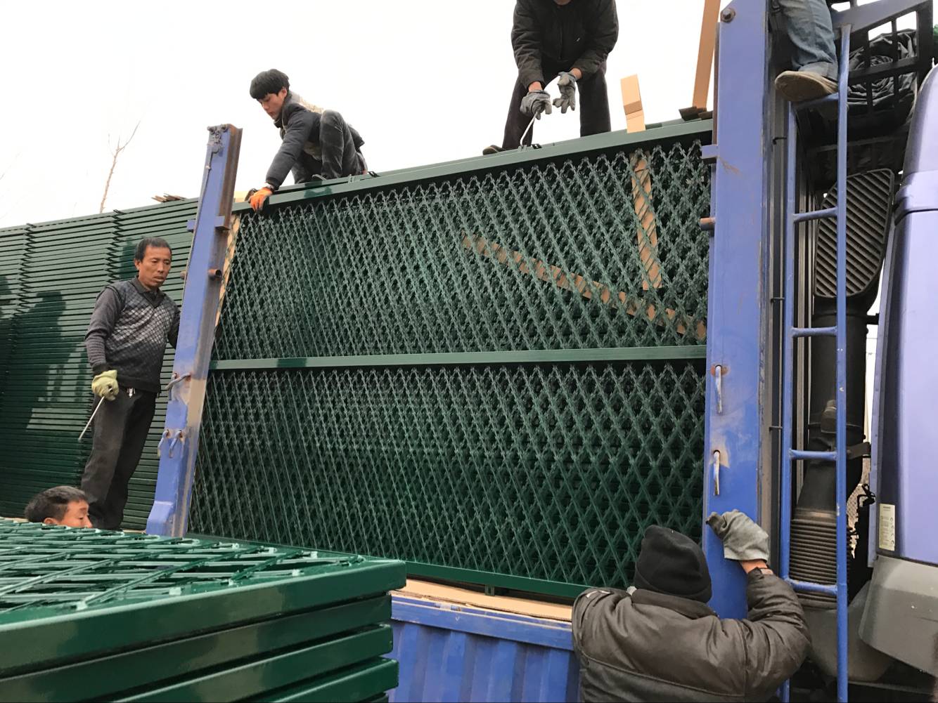  菱形孔刀片刺網(wǎng)圖片4