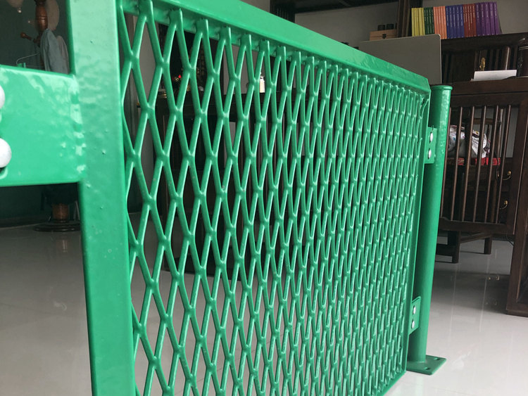 高速公路中央隔離帶防眩網